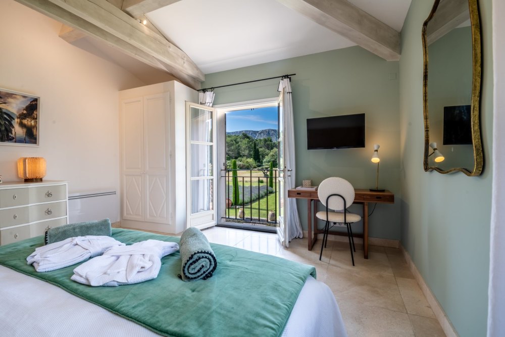 Photographs of Mas de la Caume villa in Provence - Image 24 of 52