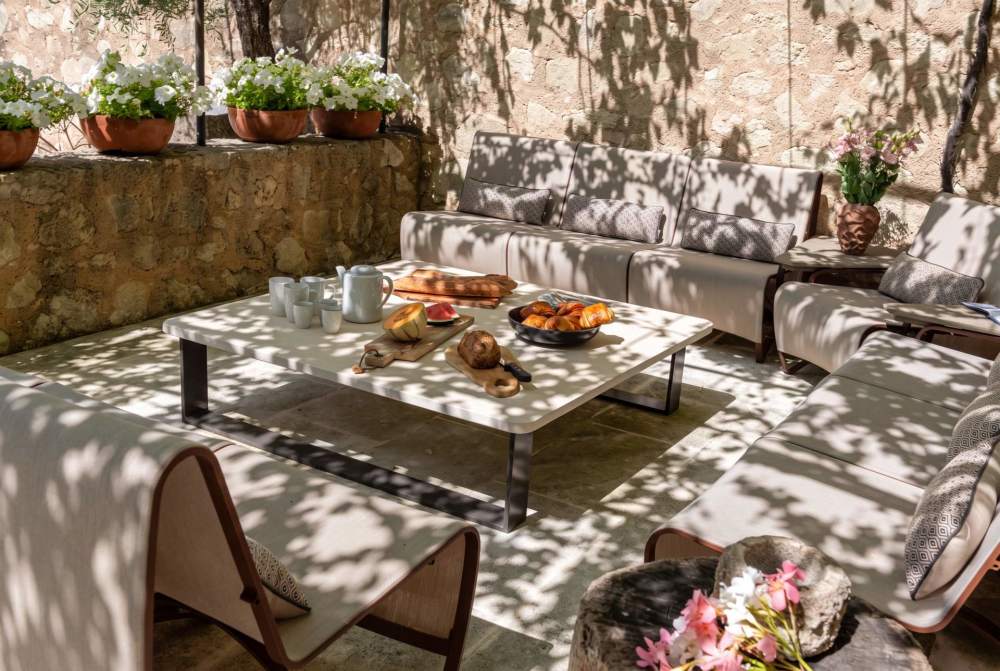 Photographs of Mas des Charmes villa in Provence - Image 19 of 39