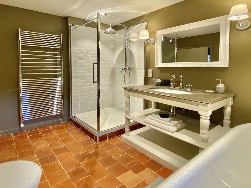 Photographs of Mas des Roitelets villa in Provence - Image 12 of 26