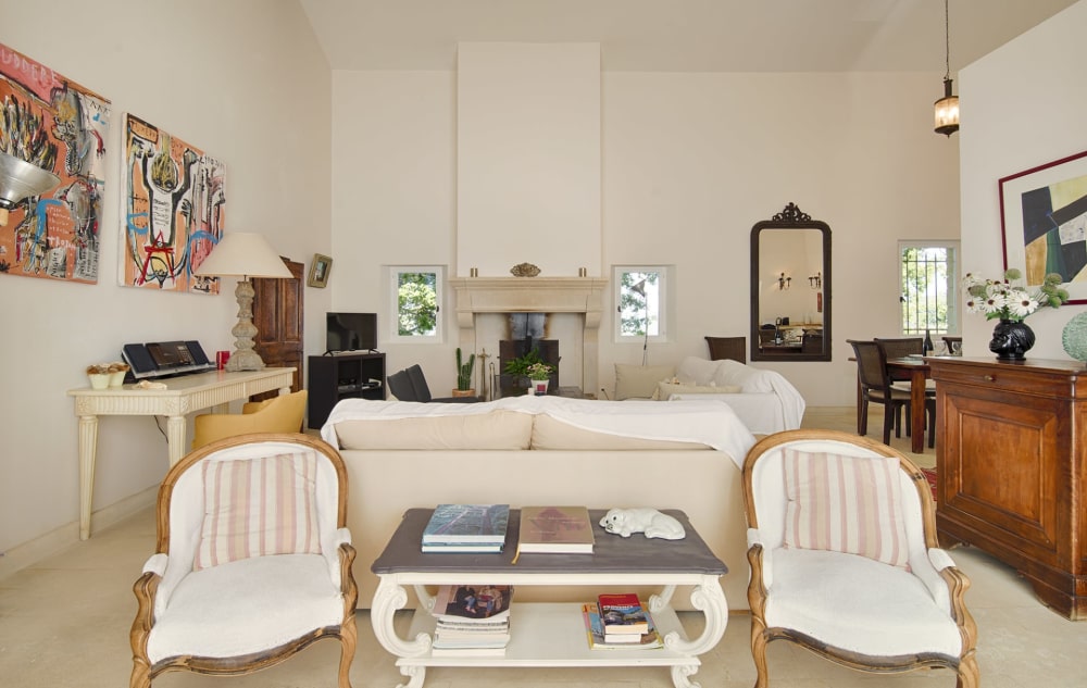 Photographs of Mas de Roquebrune villa in Provence - Image 5 of 32