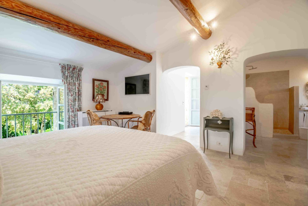 Photographs of Mas Provencal villa in Provence - Image 33 of 38