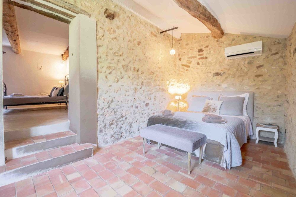 Photographs of La Farinette villa in Provence - Image 25 of 33