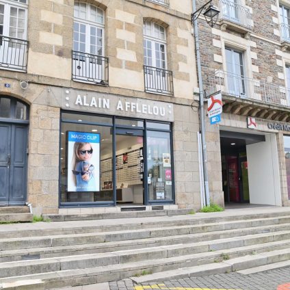 Magasin Opticien 5 place Saint Sauveur 35600 REDON