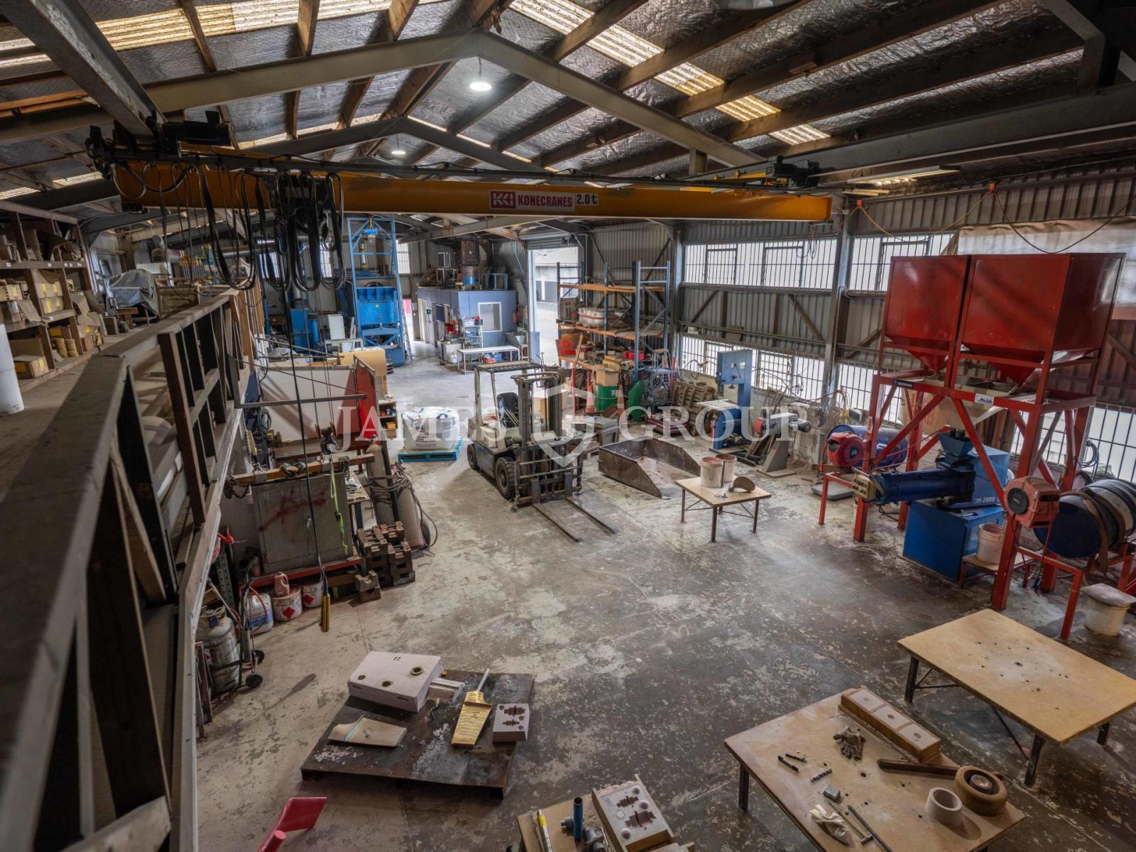 Patiki Road Gantry Warehouse + 3 Phase Power