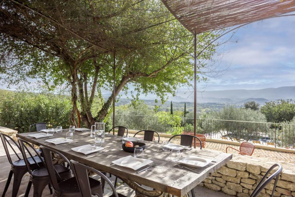 Photographs of Mas la Mirande villa in Provence - Image 14 of 49