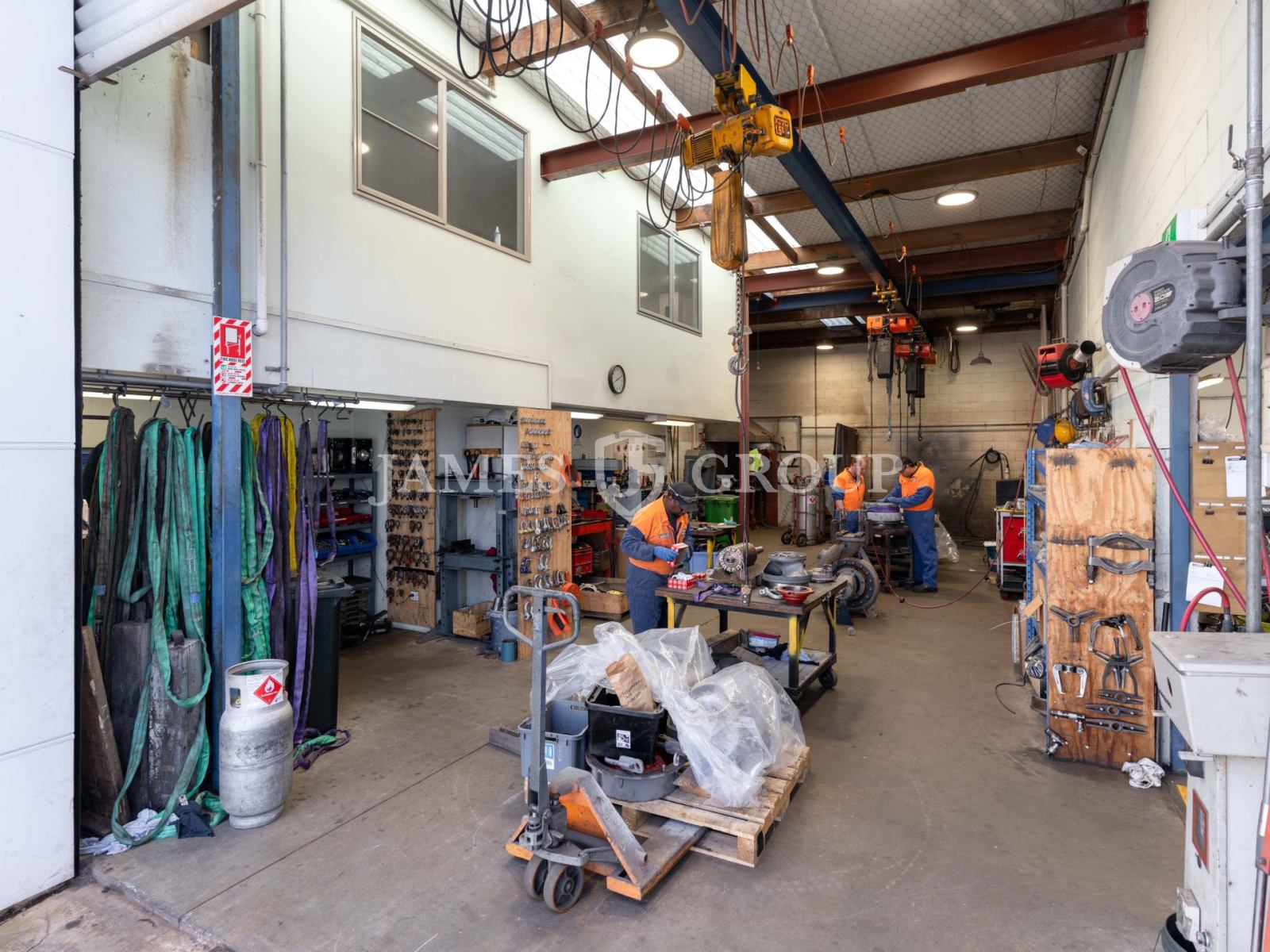 Turnkey Warehouse In Wiri | Gentry Cranes Included