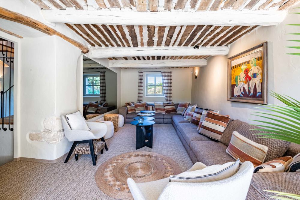 Photographs of Mas de la Salamandre villa in Provence - Image 12 of 57