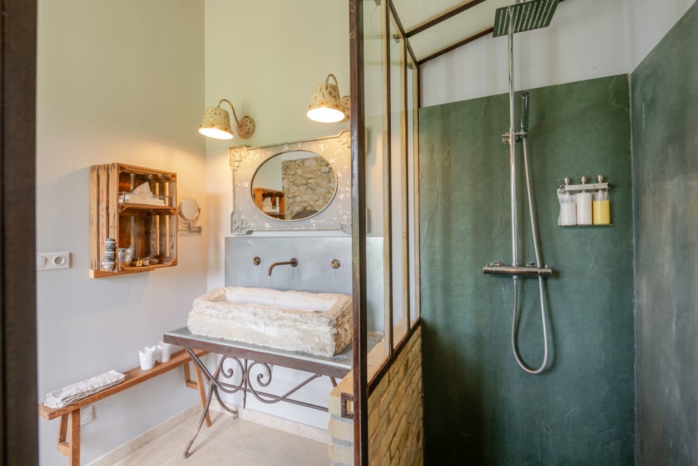 Photographs of Mas de Velorgues villa in Provence - Image 33 of 58