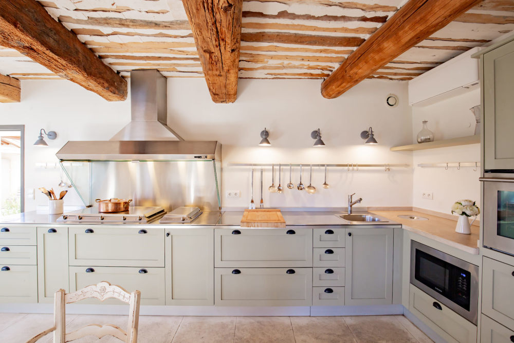 Photographs of Bastide du Baron villa in Provence - Image 5 of 50