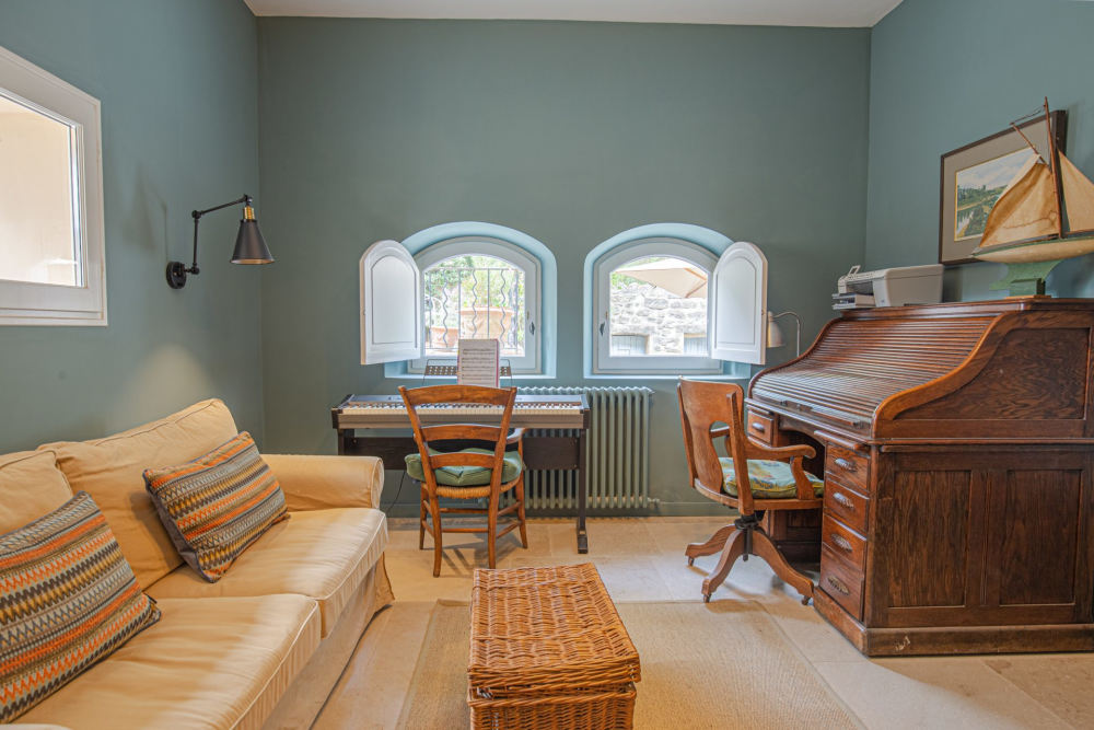 Photographs of Mas de l’Ermitage villa in Provence - Image 16 of 33