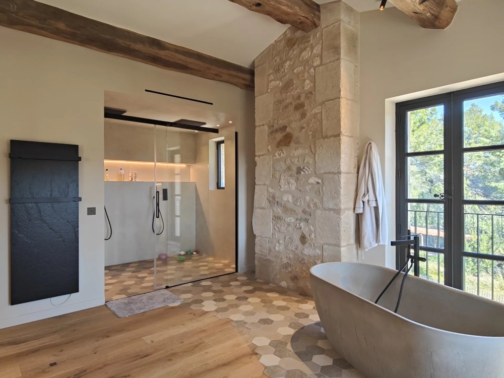 Photographs of Mas des Crêtes villa in Provence - Image 22 of 41