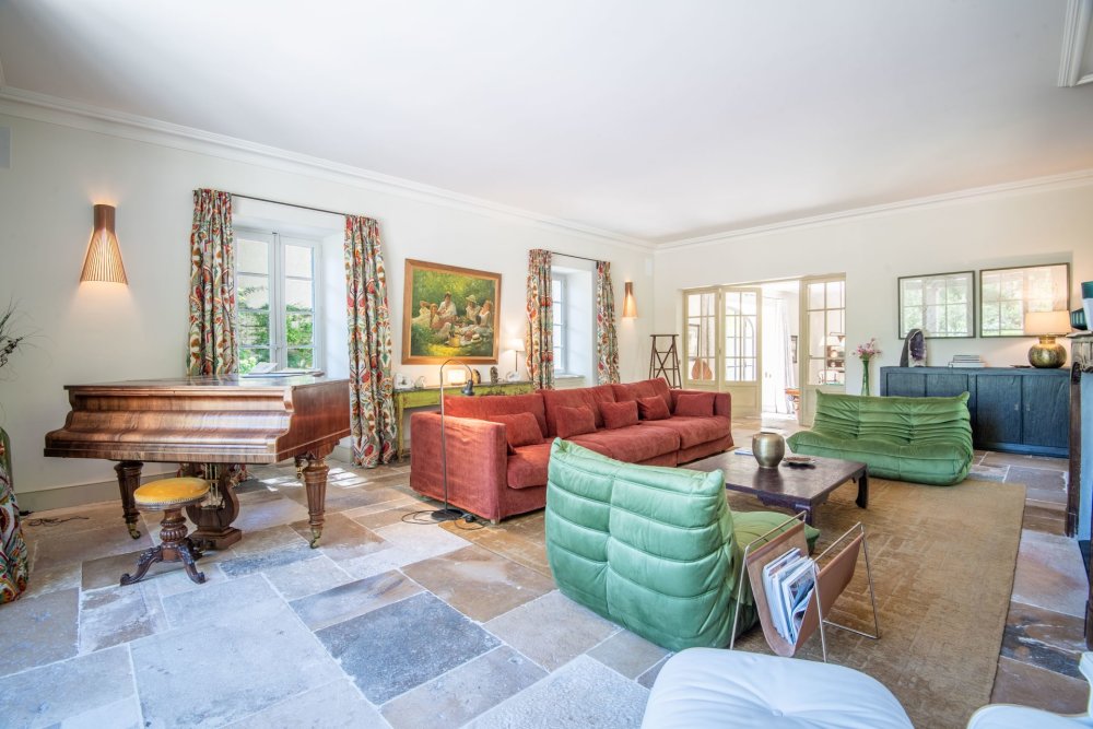 Photographs of Mas des Pierres villa in Provence - Image 12 of 60
