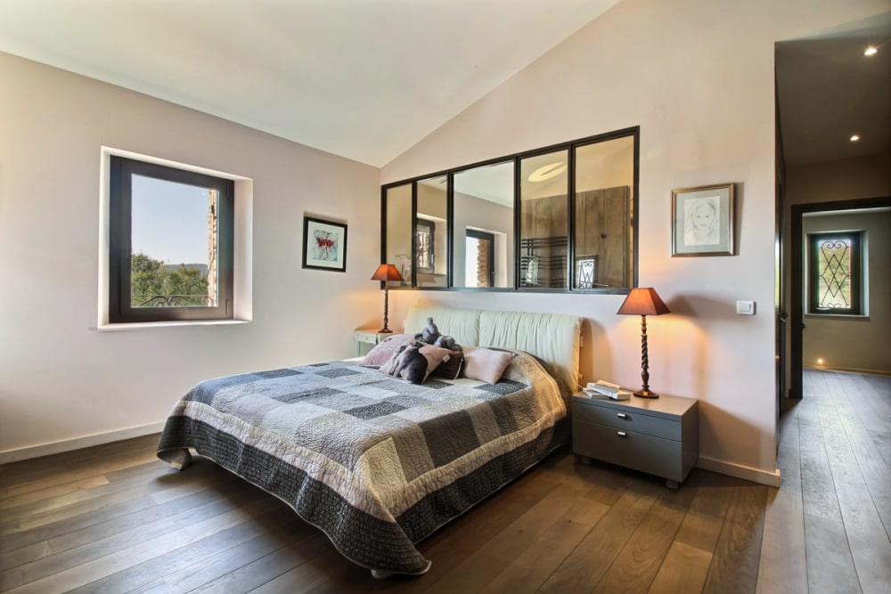 Photographs of Mas de Bellecour villa in Provence - Image 16 of 37