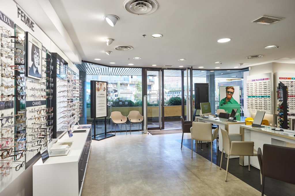 Magasin Opticien C.C. Triangle - allée Jules Milhau 34000 MONTPELLIER intérieur