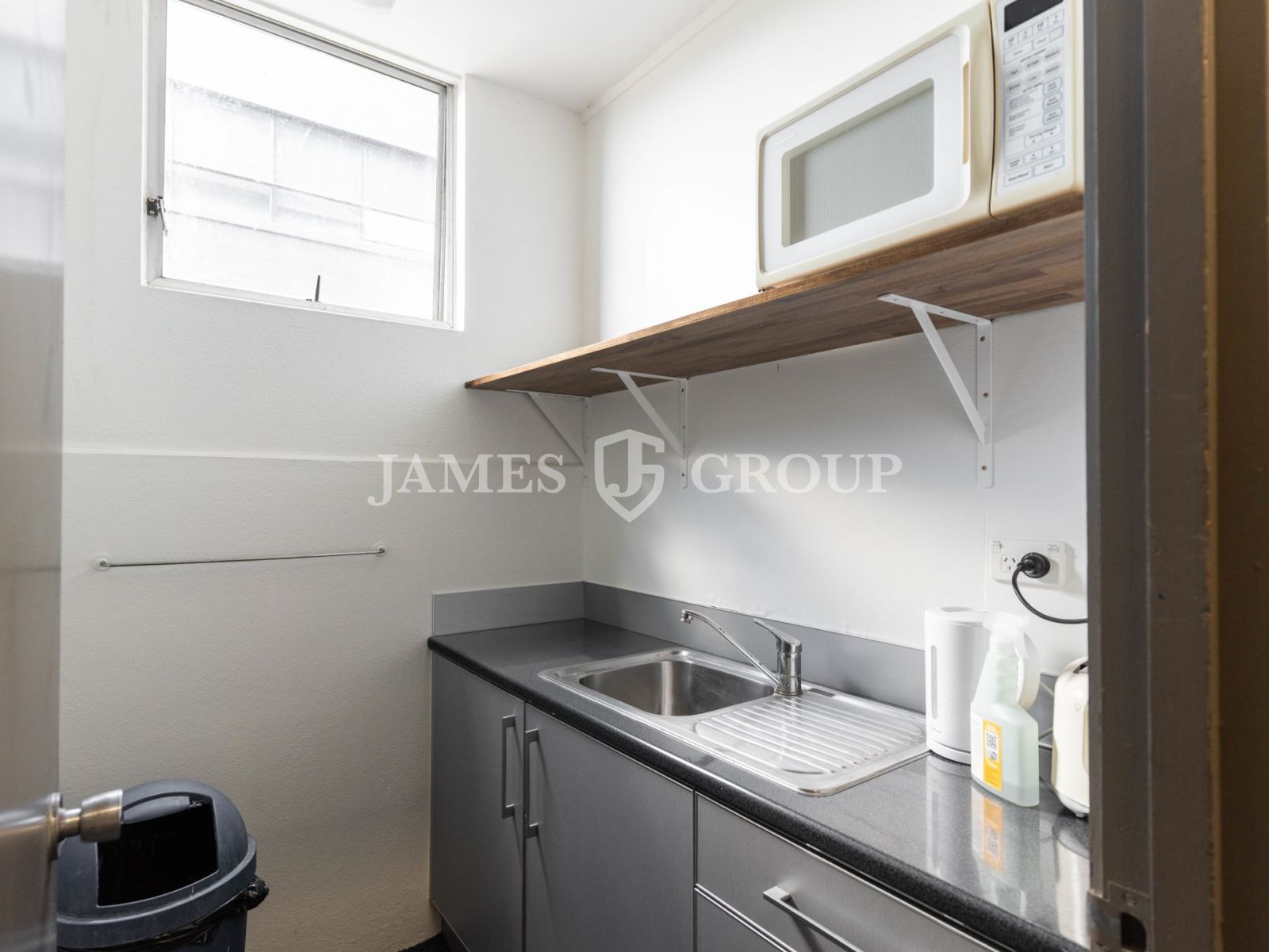 Well-positioned 109m² Open Plan Office
