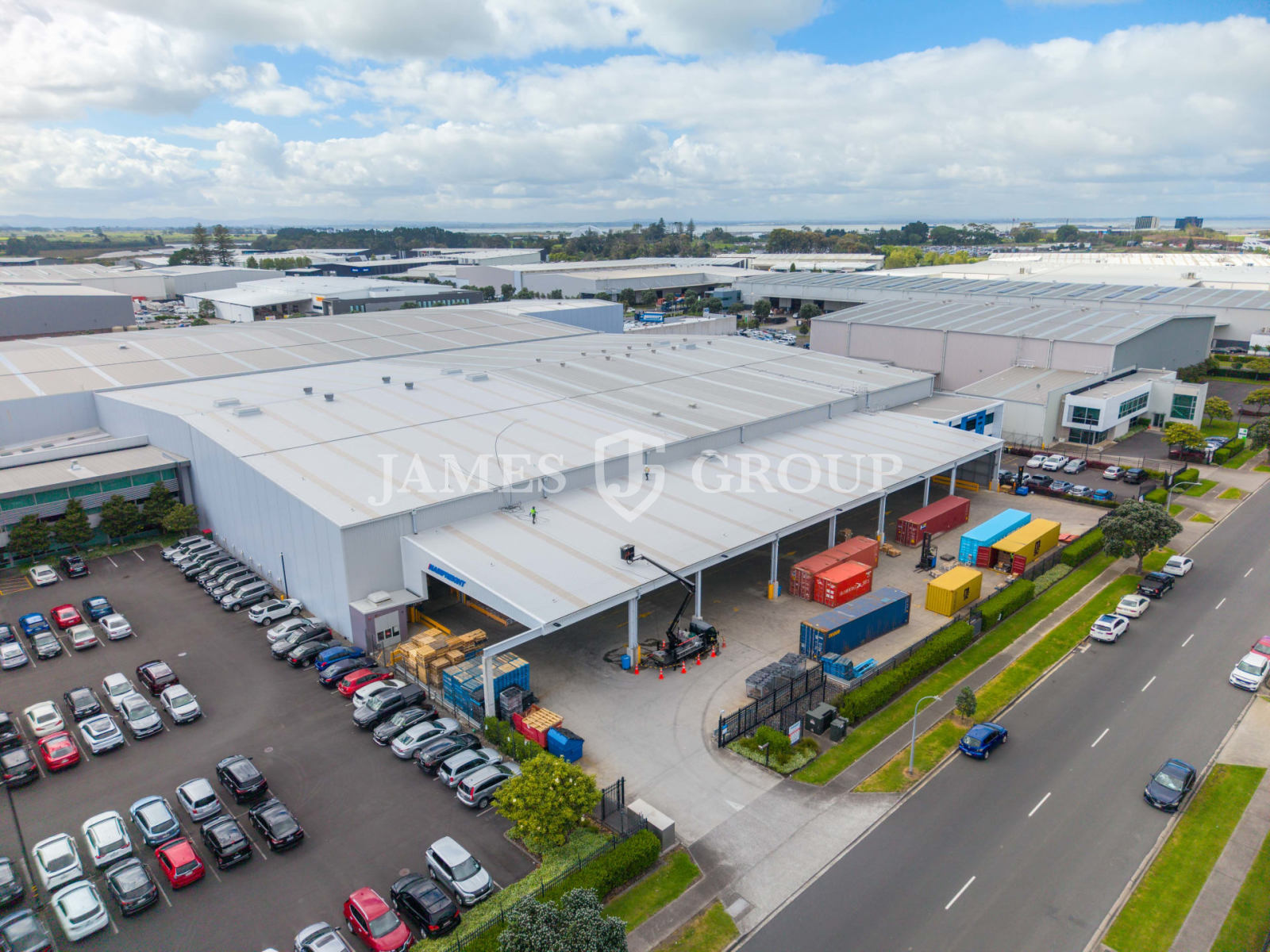 Large Airport Standalone | 7,900sqm Warehouse