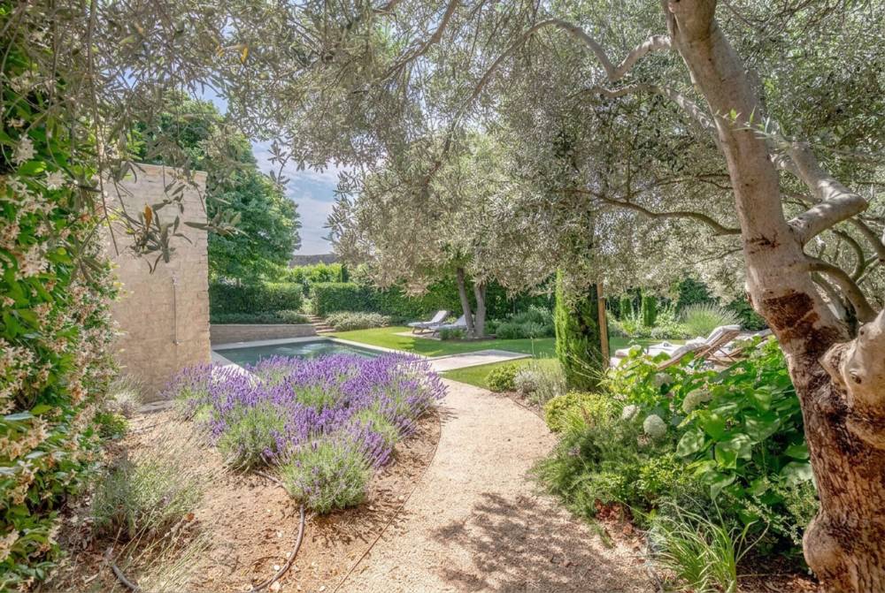 Photographs of Mas Provencal villa in Provence - Image 37 of 38