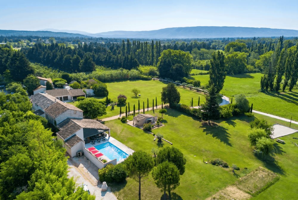 Photographs of Mas de Velorgues villa in Provence - Image 2 of 58