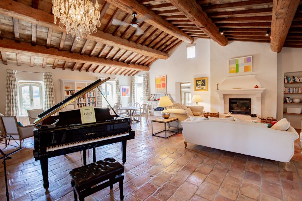 Photographs of Mas du Real villa in Provence - Image 5 of 36