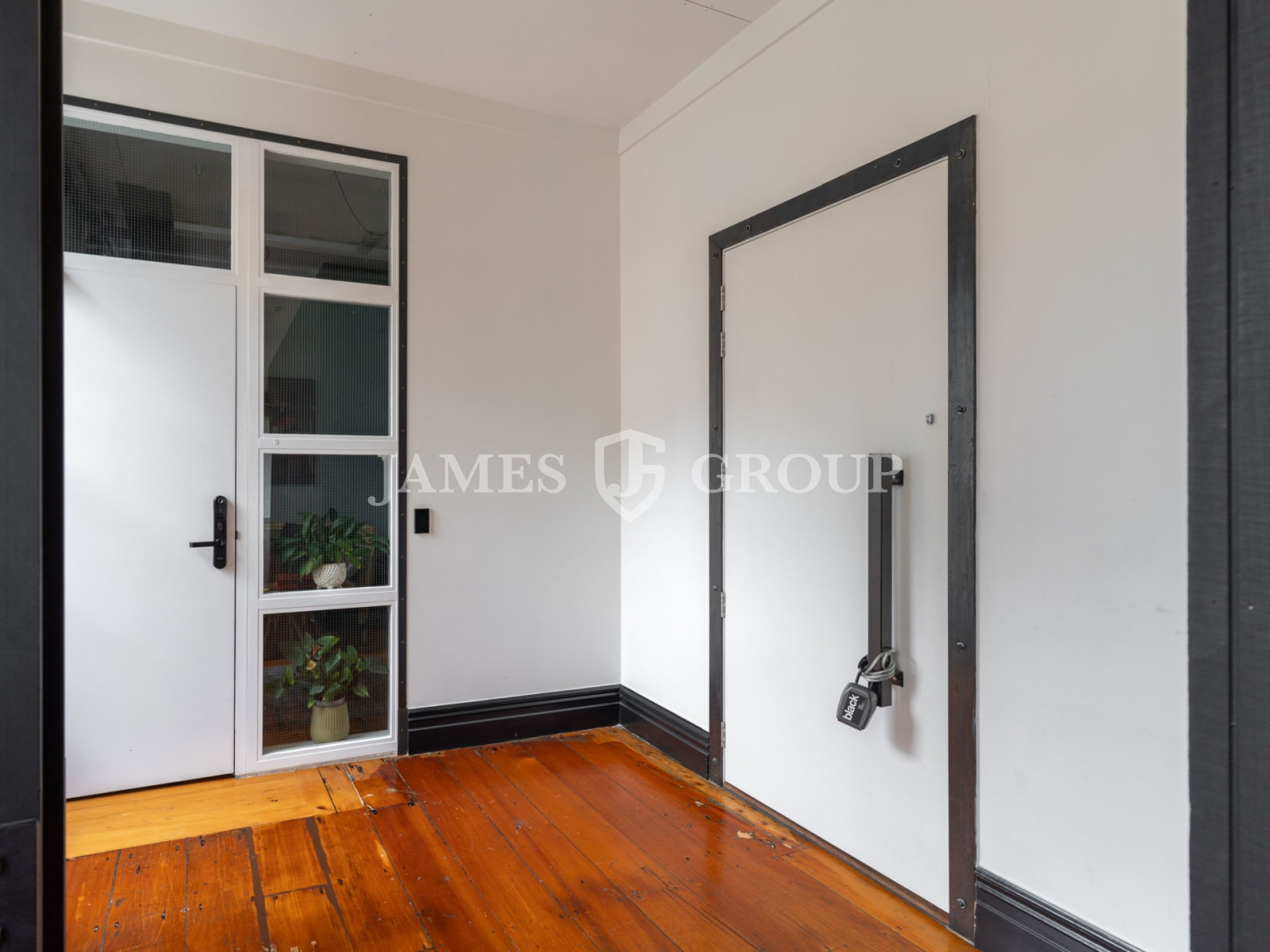 Available Now: 122m² Office Space On Fanshawe