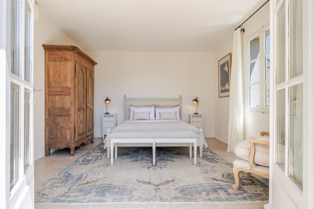 Photographs of Mas du Poète villa in Provence - Image 29 of 39