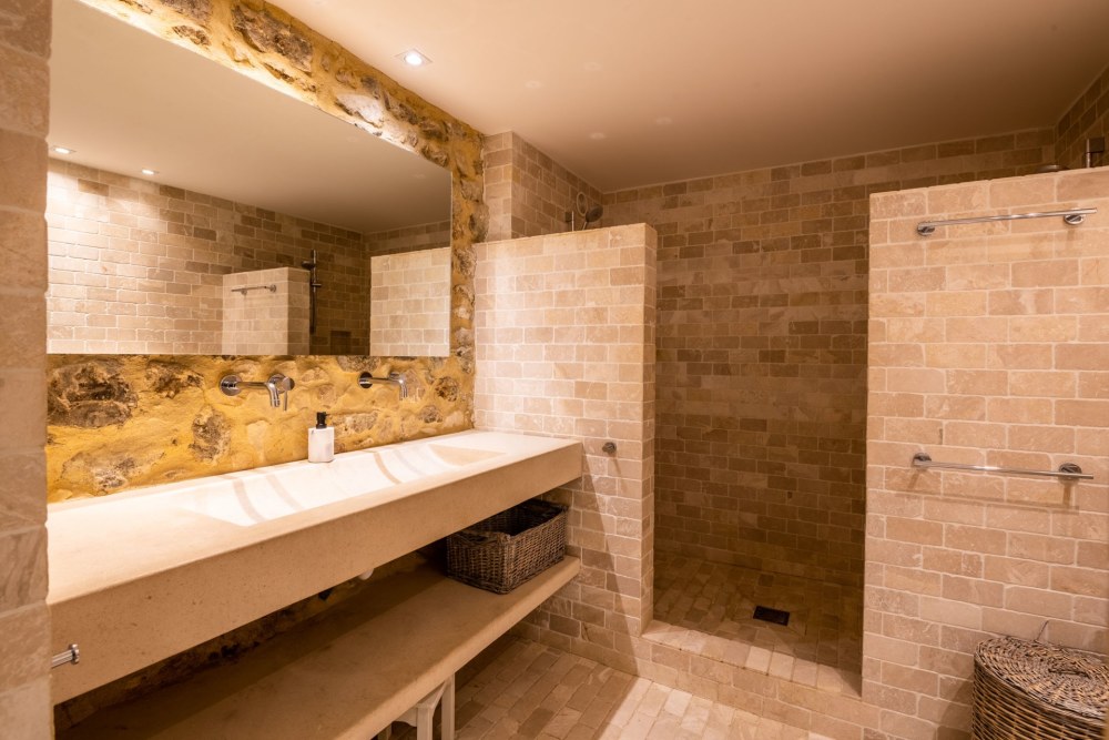 Photographs of Mas des Gardois villa in Provence - Image 45 of 58
