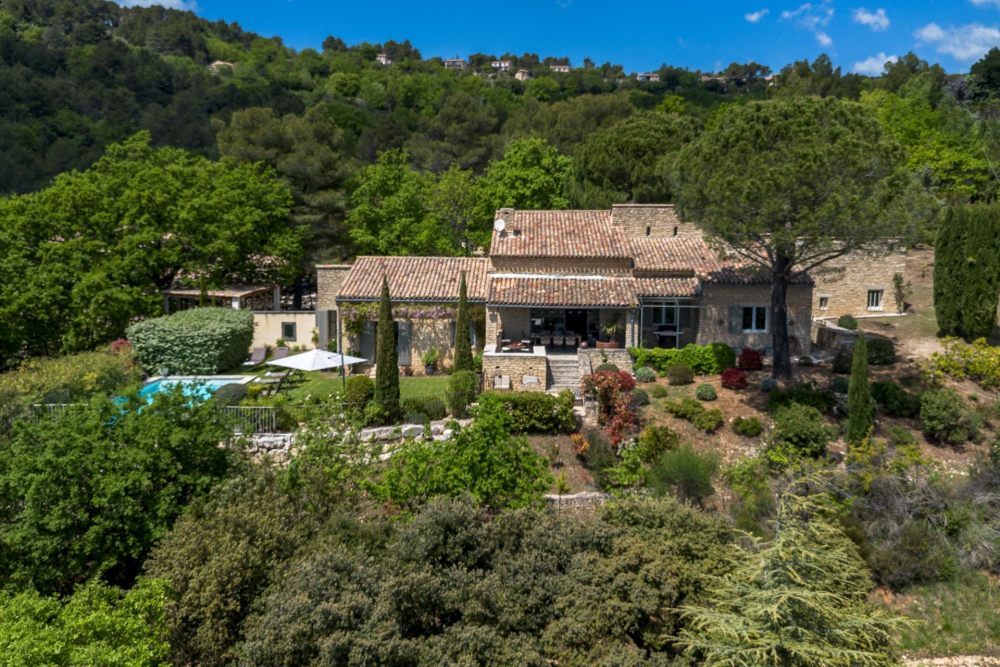 Photographs of Mas Bonheur villa in Provence - Image 3 of 32