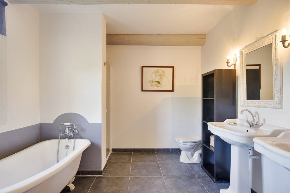 Photographs of Mas de Roquebrune villa in Provence - Image 18 of 32