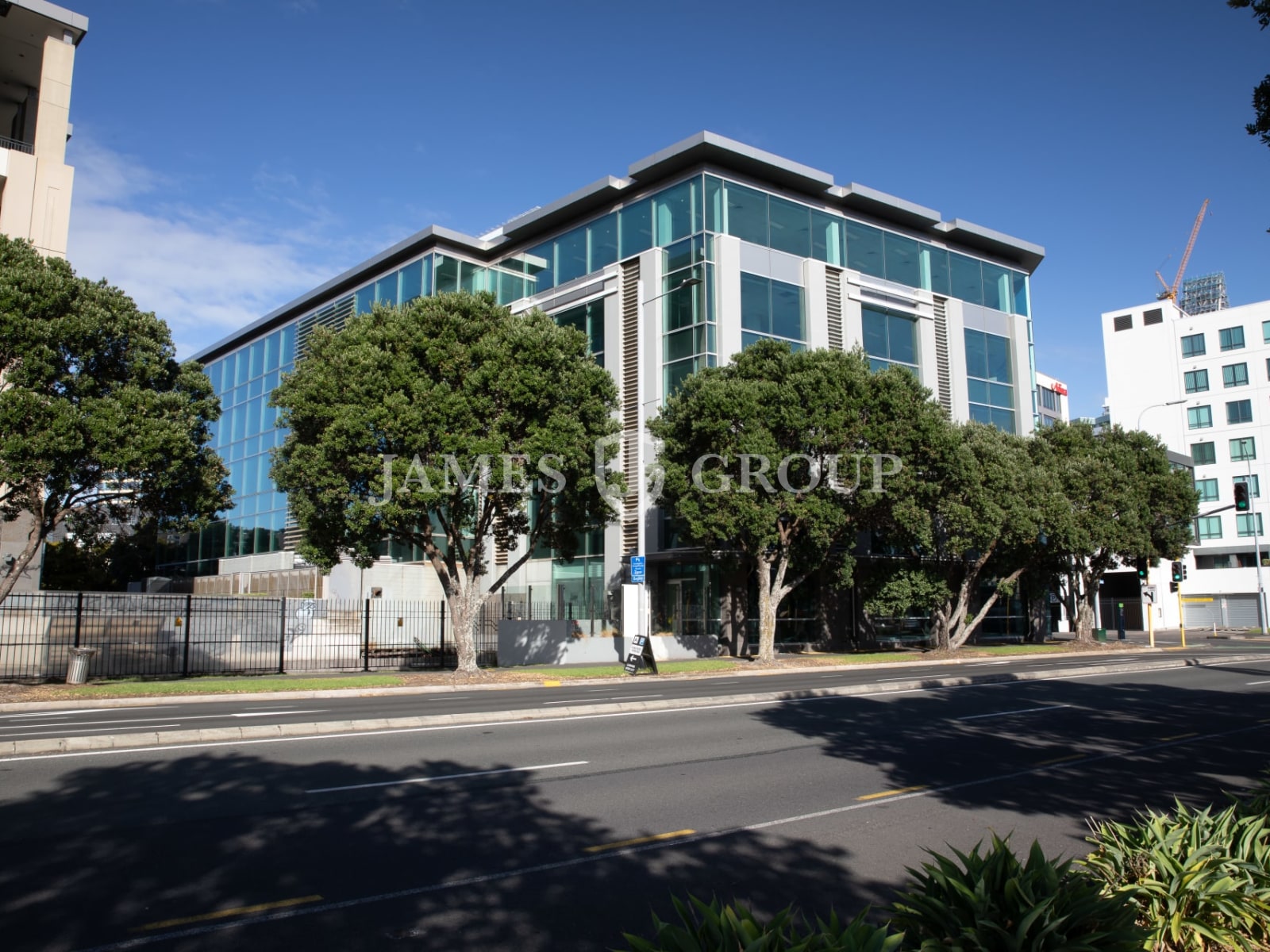 Large 1,680m² Office Floor With Signage Rights