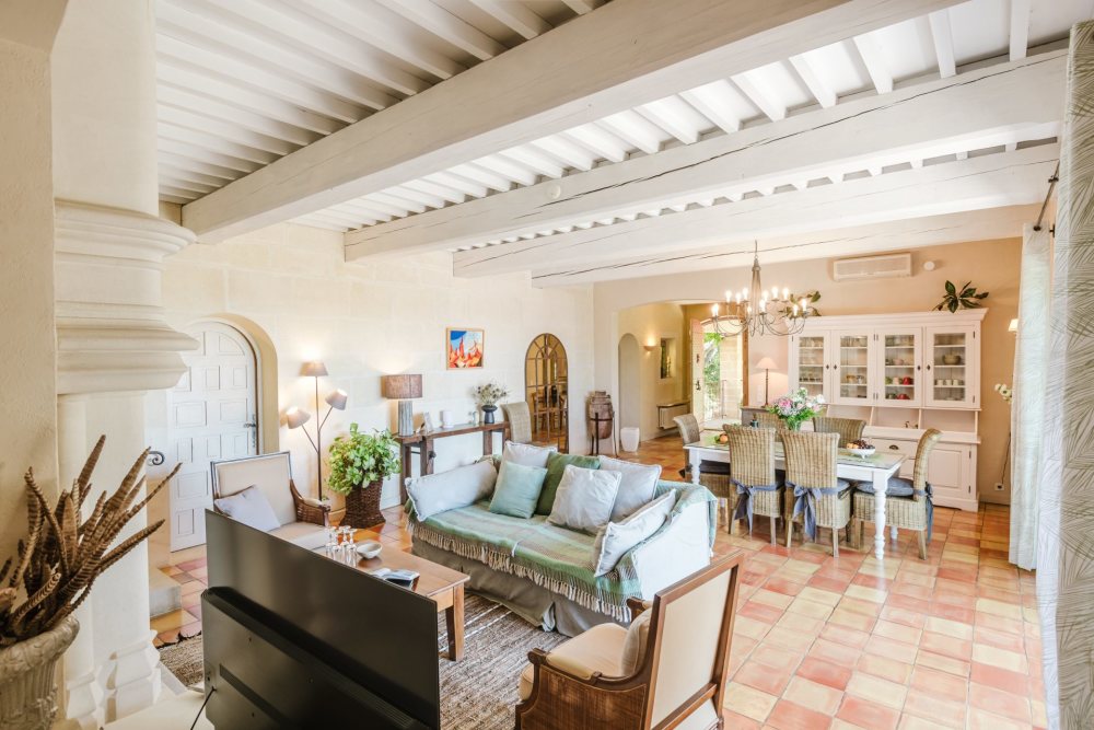 Photographs of Mas des Rocailles villa in Provence - Image 6 of 41