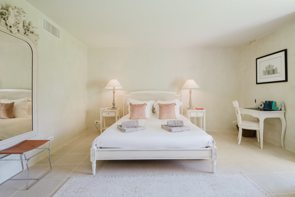 Photographs of Mas la Bergerie de Cabrieres villa in Provence - Image 37 of 56
