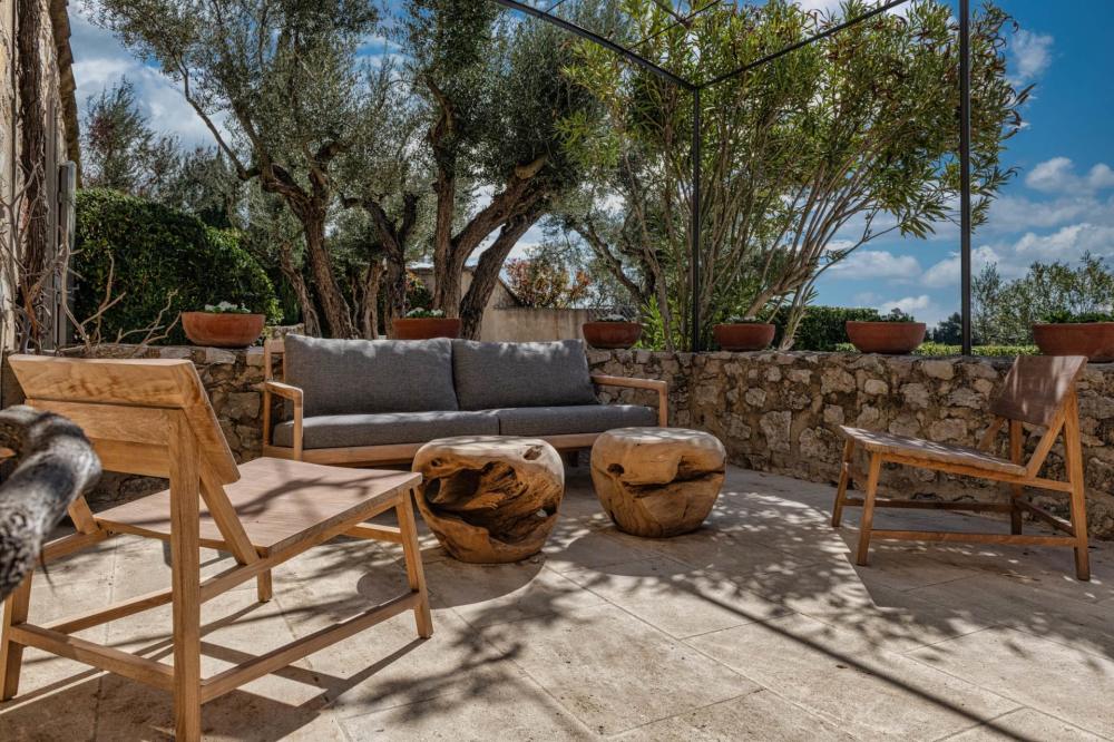 Photographs of Mas du Zephyr villa in Provence - Image 9 of 31