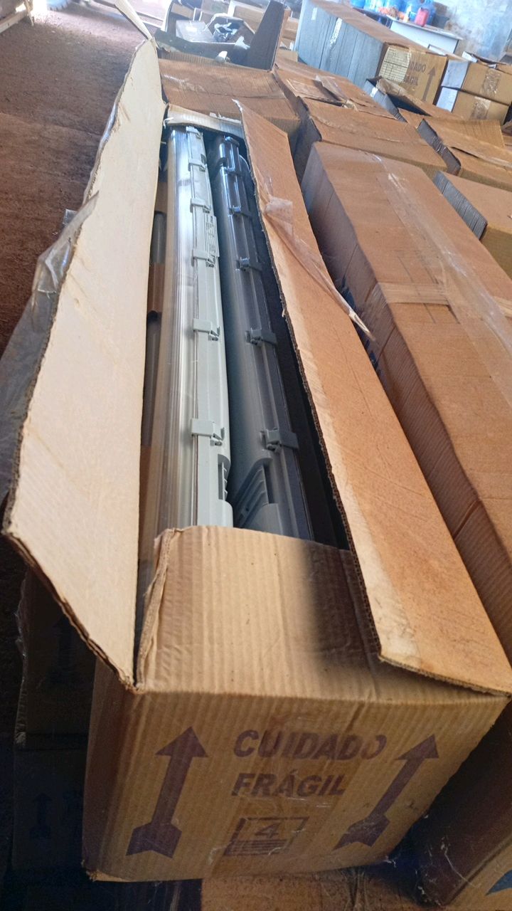 Lot of Lighting Fixtures and Reflectors