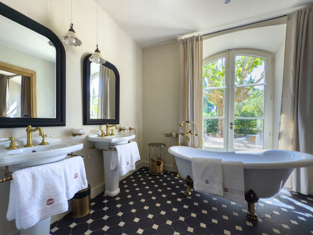 Photographs of Domaine des Murmures villa in Provence - Image 23 of 52