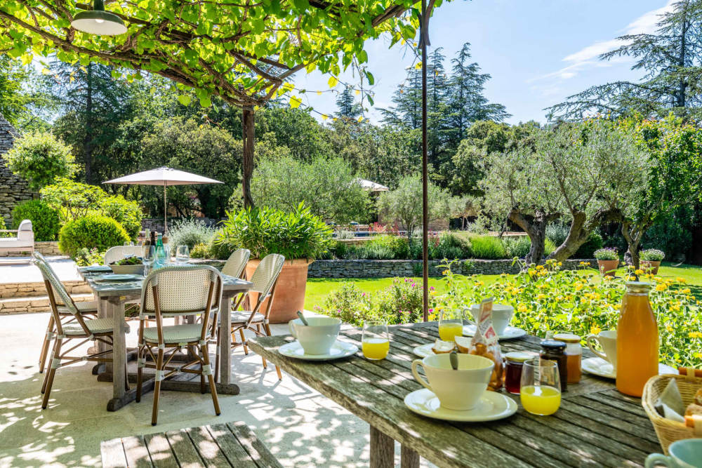 Photographs of Mas des Mésanges villa in Provence - Image 7 of 35