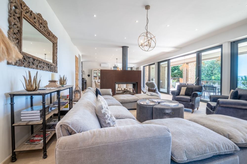 Photographs of Mas La Vue Royale villa in Provence - Image 9 of 45