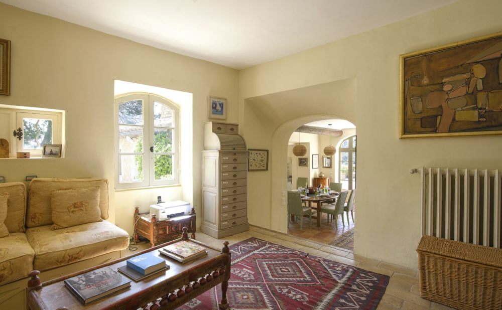 Photographs of Mas de Belleroche villa in Provence - Image 31 of 34