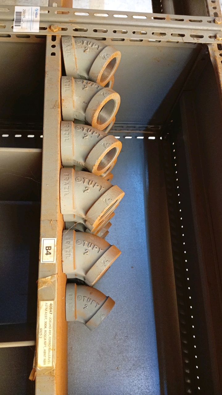 Lot of lot of metal industrial connections - Box B