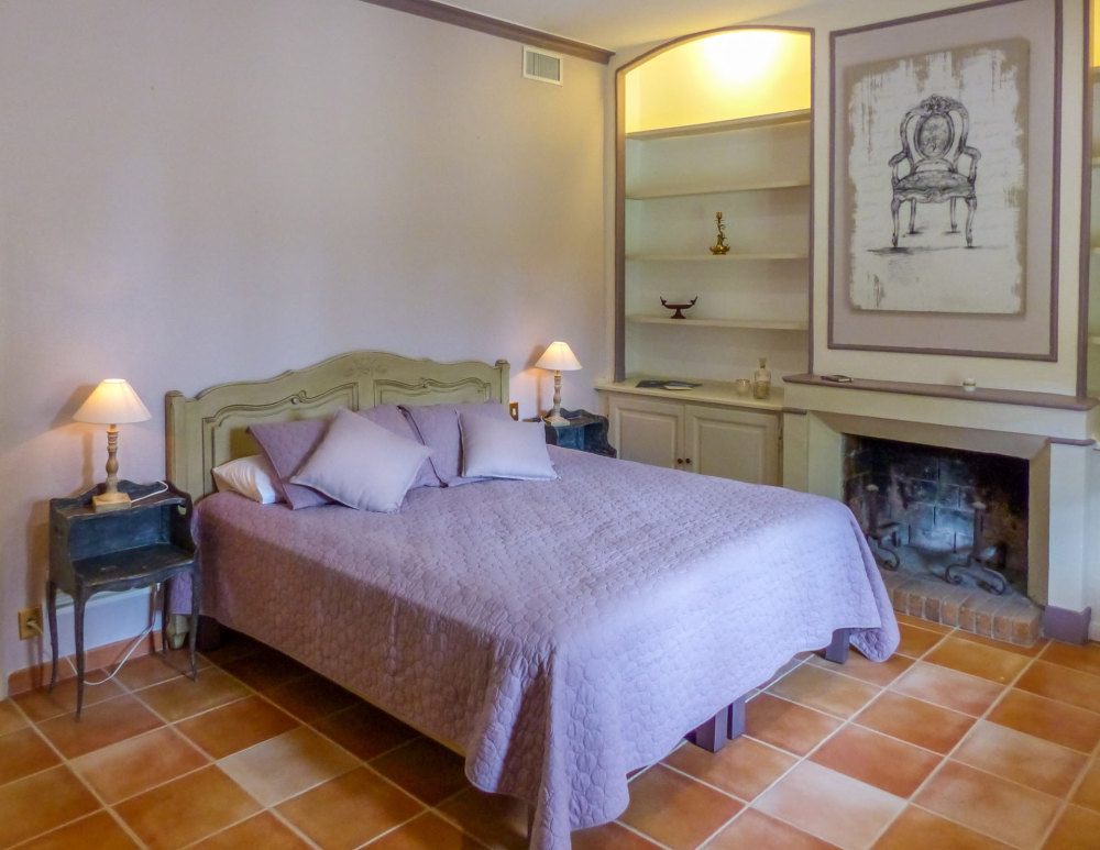 Photographs of Chateau Rhone Provence villa in Provence - Image 24 of 52