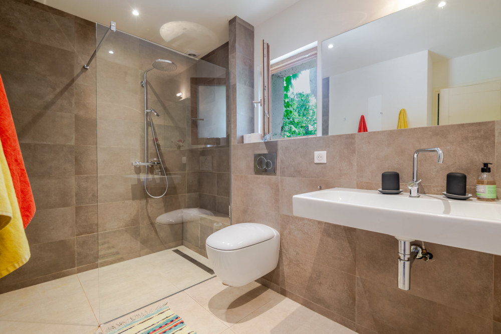 Photographs of Mas de la Plume villa in Provence - Image 30 of 39