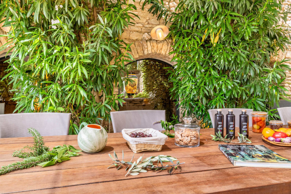 Photographs of Bastide de la Senancole villa in Provence - Image 52 of 52