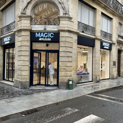Magasin Opticien 102 Cours d'Alsace-et-Lorraine - 111-113 rue Sainte Catherine 33000 BORDEAUX