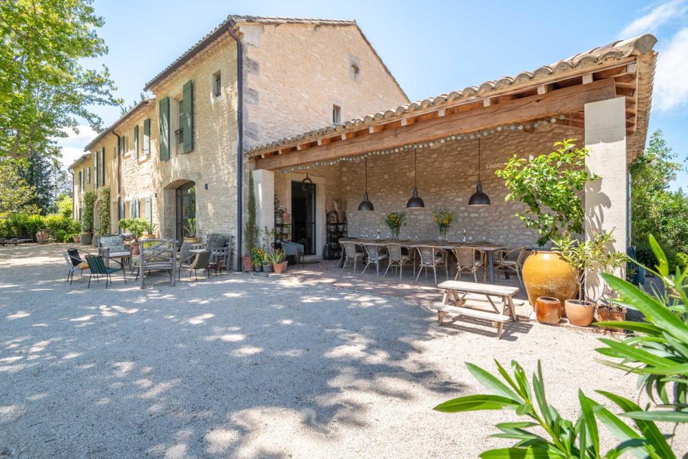 Photographs of Mas Le Nectar villa in Provence - Image 1 of 53