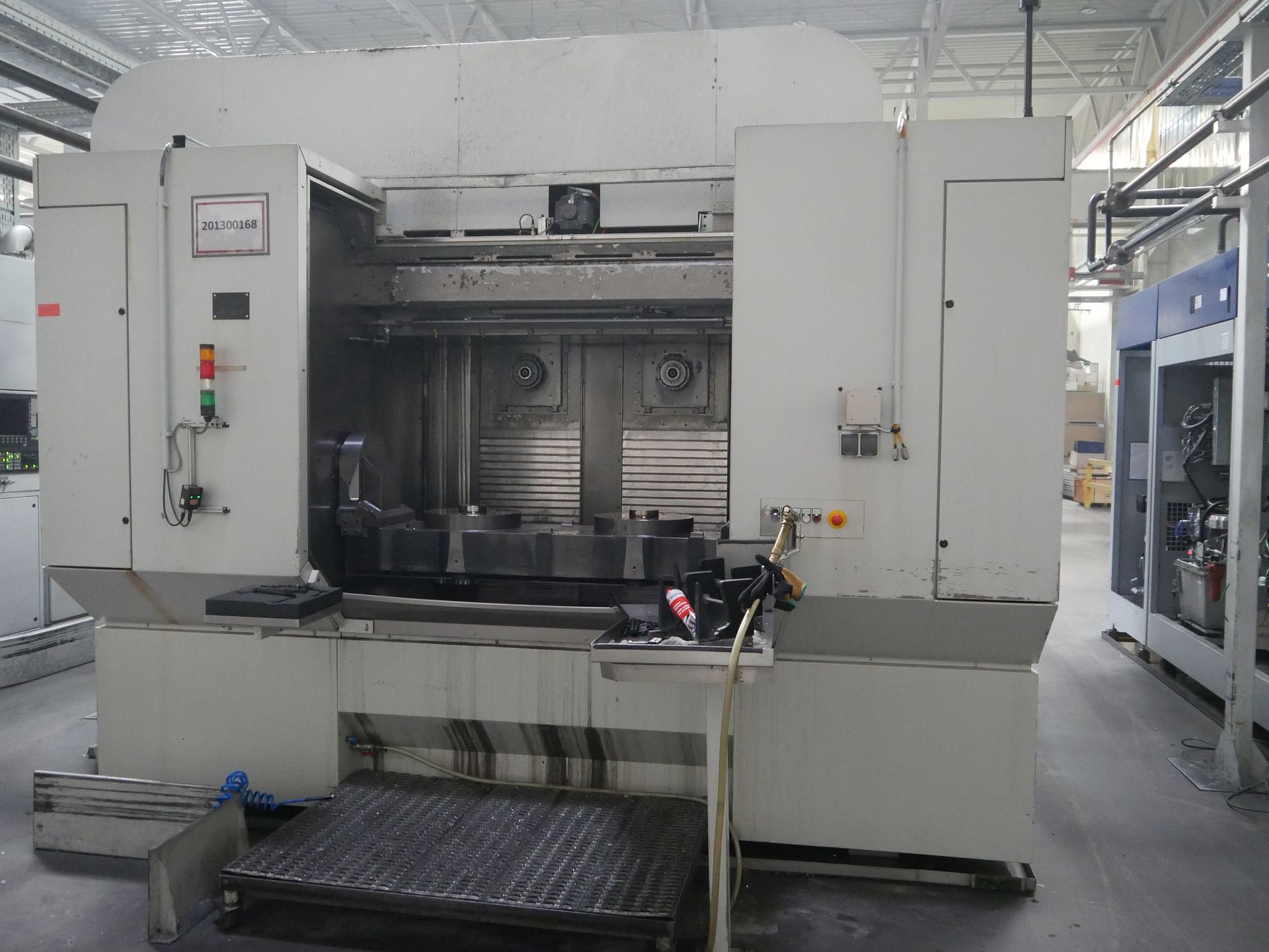 5-Axis Twin Spindle Machining Center-Licon - Image 1