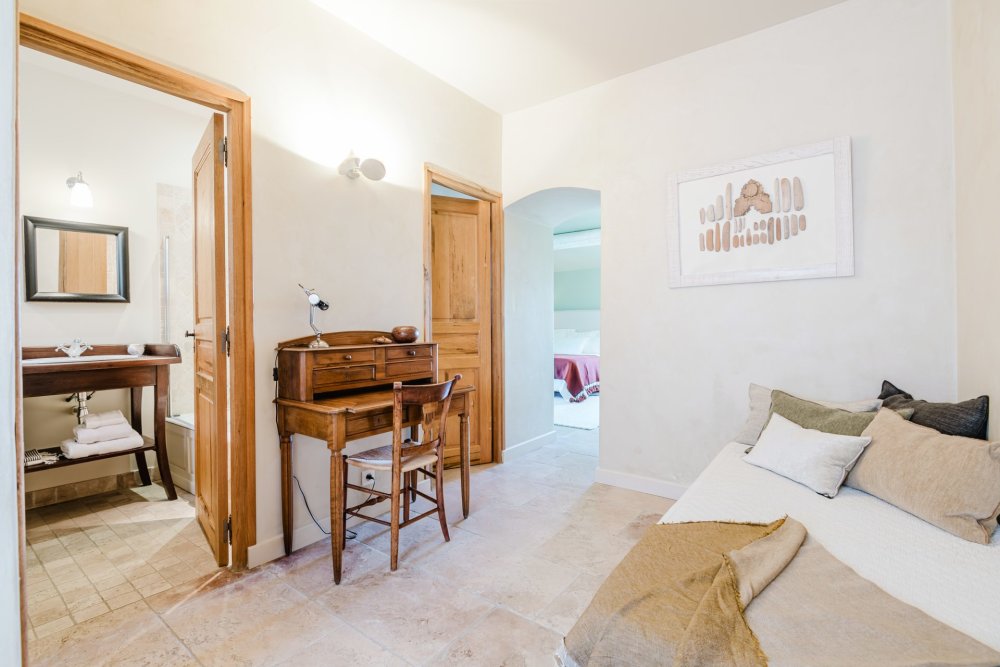 Photographs of Mas Ambre villa in Provence - Image 33 of 51