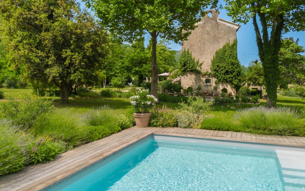 Photographs of Mas des Bleuets villa in Provence - Image 36 of 44
