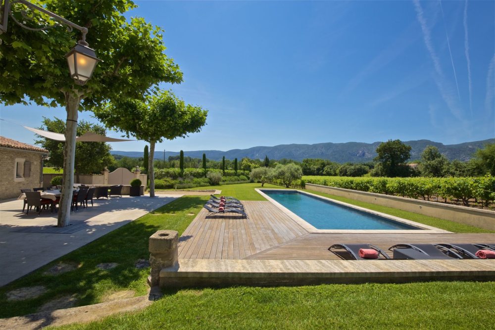 Photographs of Mas des Platanes villa in Provence - Image 32 of 36