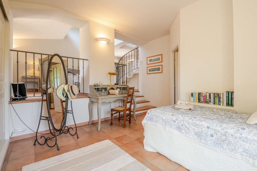 Photographs of Mas de Ribe villa in Provence - Image 20 of 50