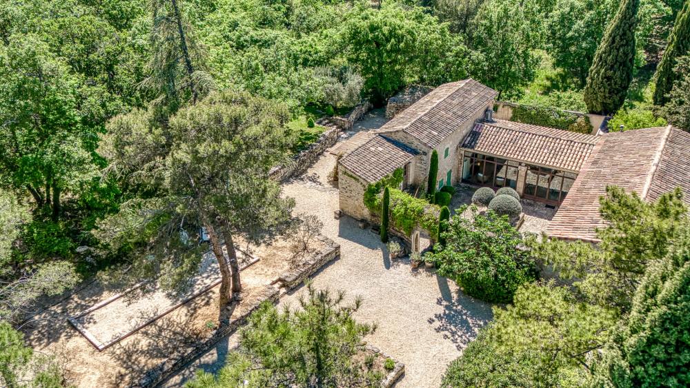 Photographs of Le Mas des Amandiers villa in Provence - Image 33 of 41