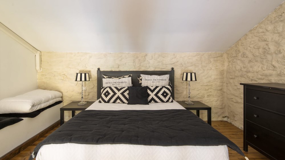 Photographs of Mas de la Sorgue villa in Provence - Image 35 of 45